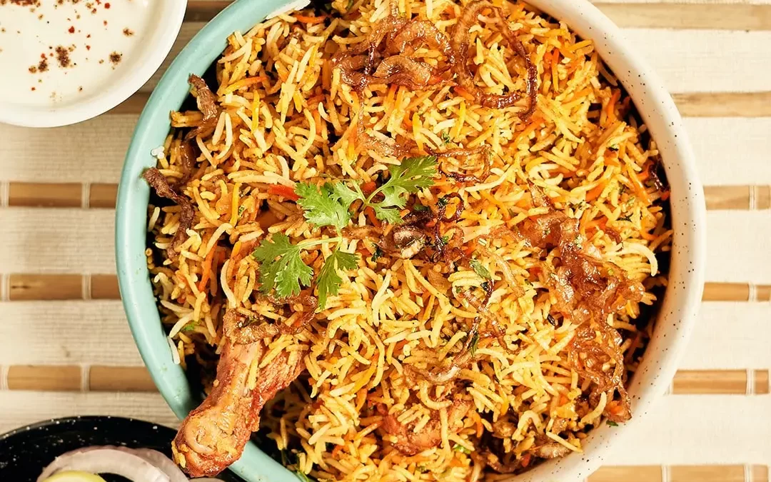 Make your train journey yummy by ordering food from top restaurants online with Zoop