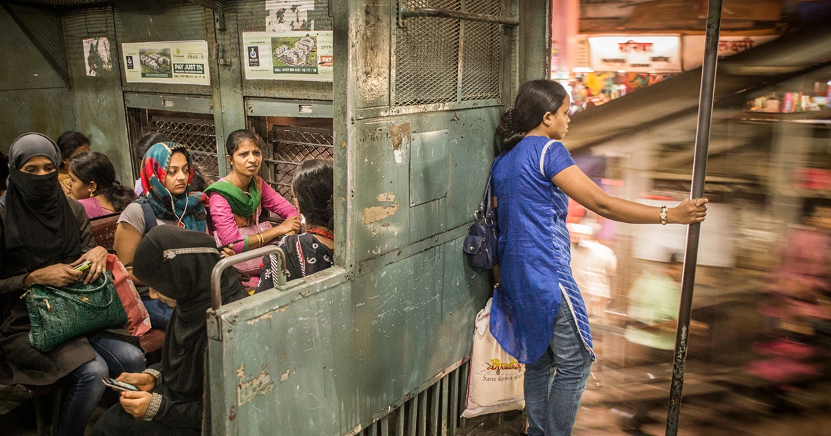 Fresh food delivered to your train seat