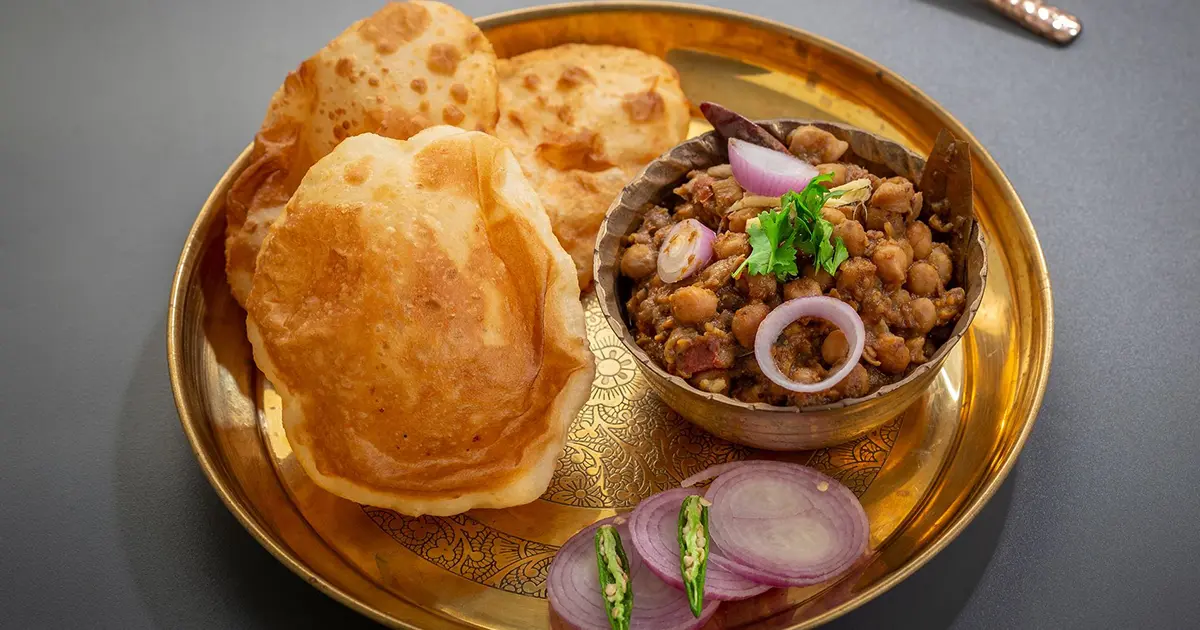 Chole Bhature in train