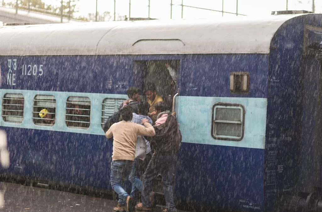 Savor the monsoon while traveling with delectable food in train!