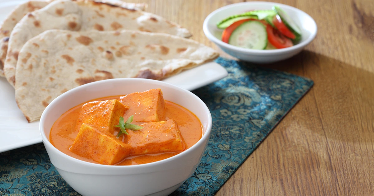 veg food in train with paneer roti in indian railways for lunch on train