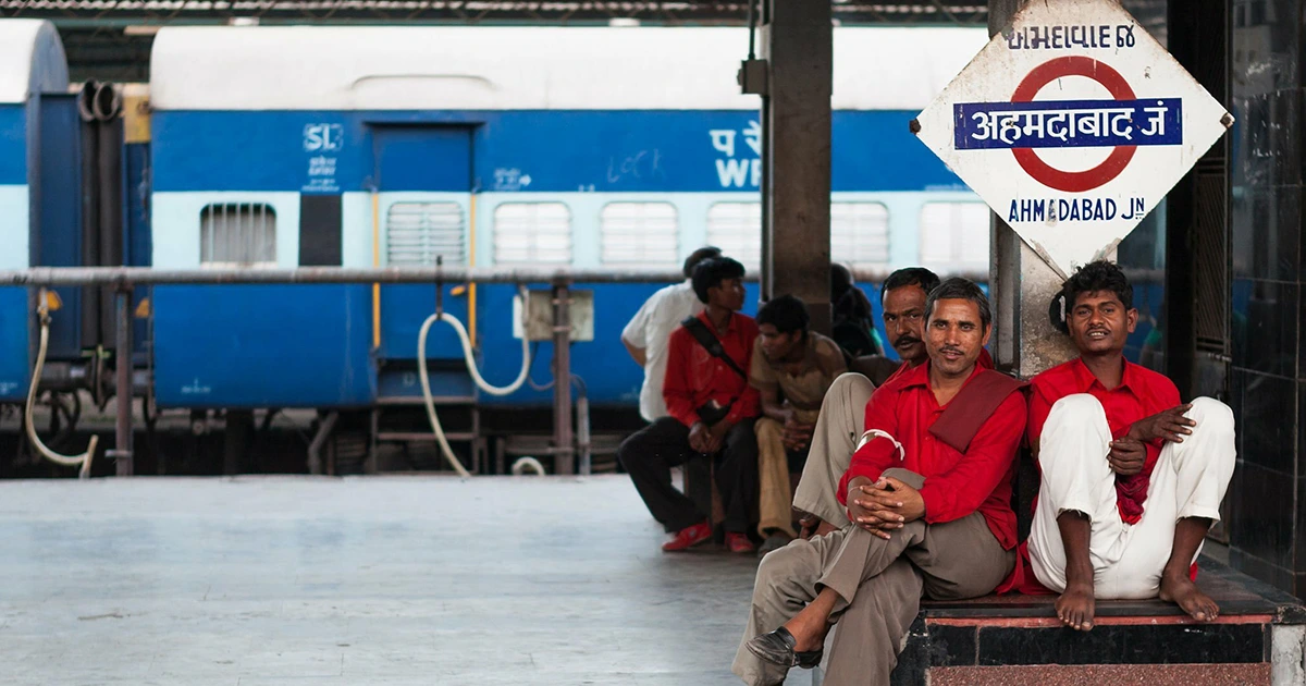 Ahemdabad station Sabarmati Ahemdabad railway station and Top restaurants near Ahemdabad railway station for food in train