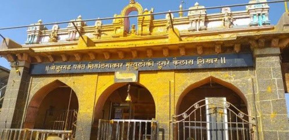 Shirdi Sai Baba Mandir: शिरडी जाने के इच्छुक भक्त ज़रूर जान लें ये ज़रूरी बातें, ख़ासकर दिल्ली से आने वाले