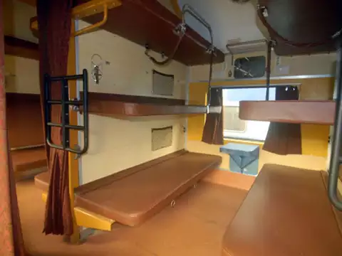 3e coach in train Seat arrangement